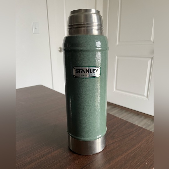 Stanley 25 oz Adventure Bottle - Hammertone Green - Picture 3 of 7